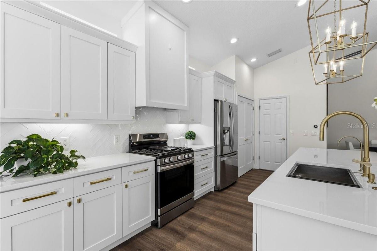 8120 TABBYSTONE PL — photo 27