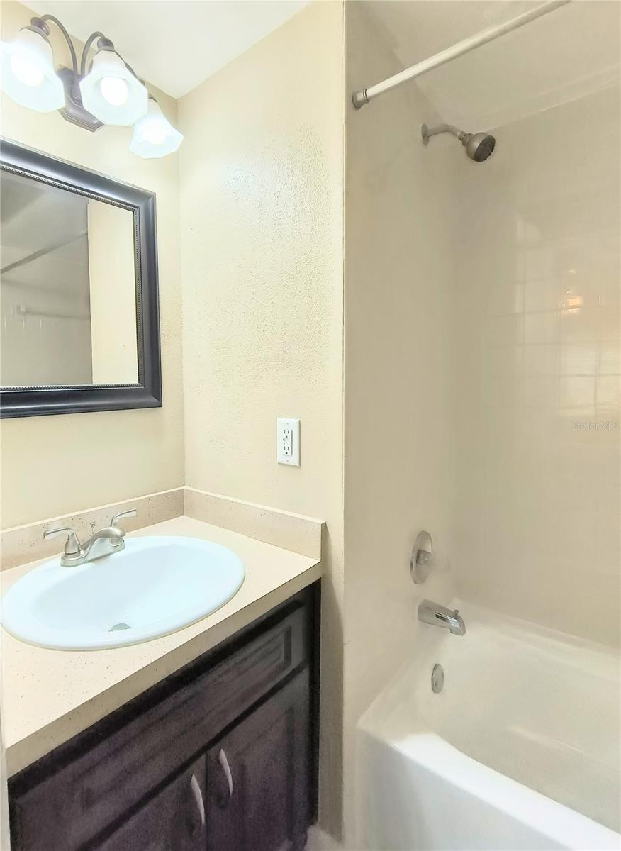 201 S ARRAWANA AVE #L — photo 13