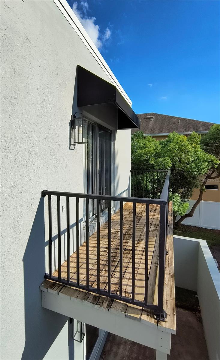 201 S ARRAWANA AVE #L — photo 17
