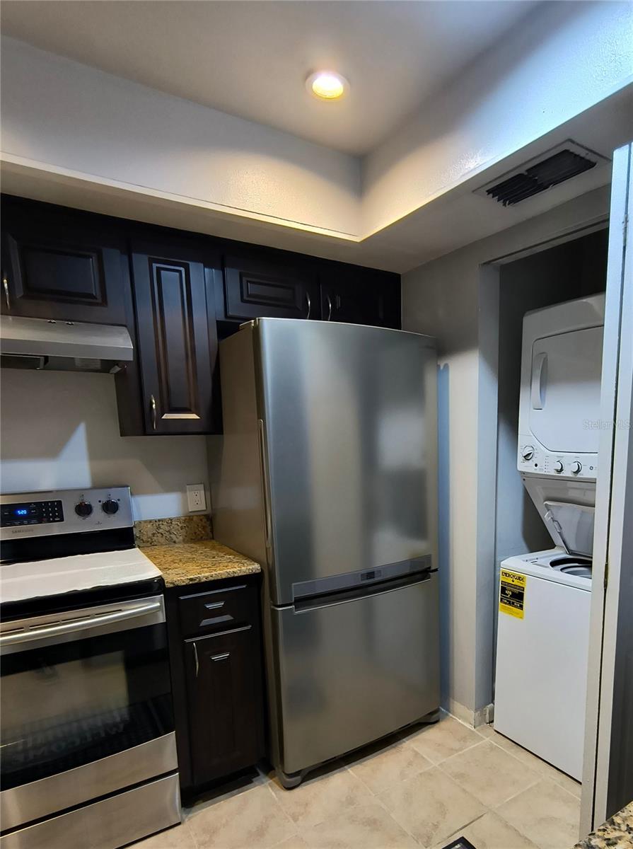 201 S ARRAWANA AVE #L — photo 7