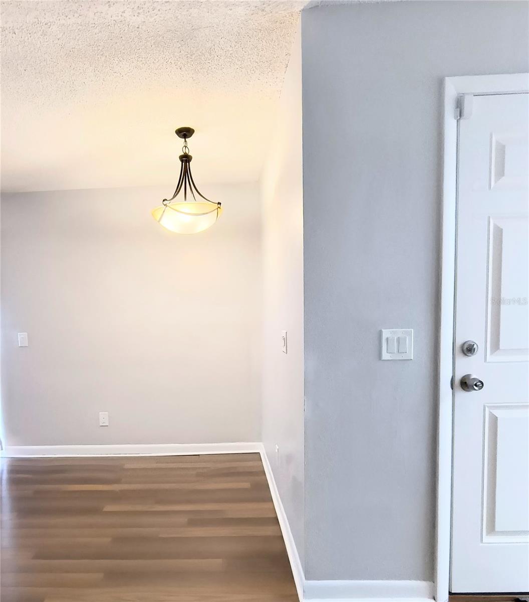 201 S ARRAWANA AVE #L — photo 4