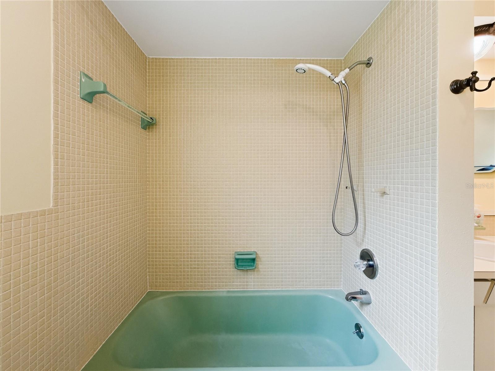 14036 THACHER AVE — photo 27