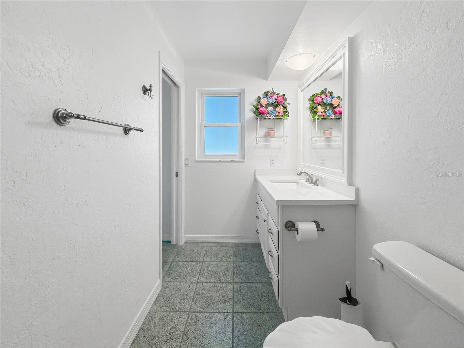 14036 THACHER AVE — photo 19