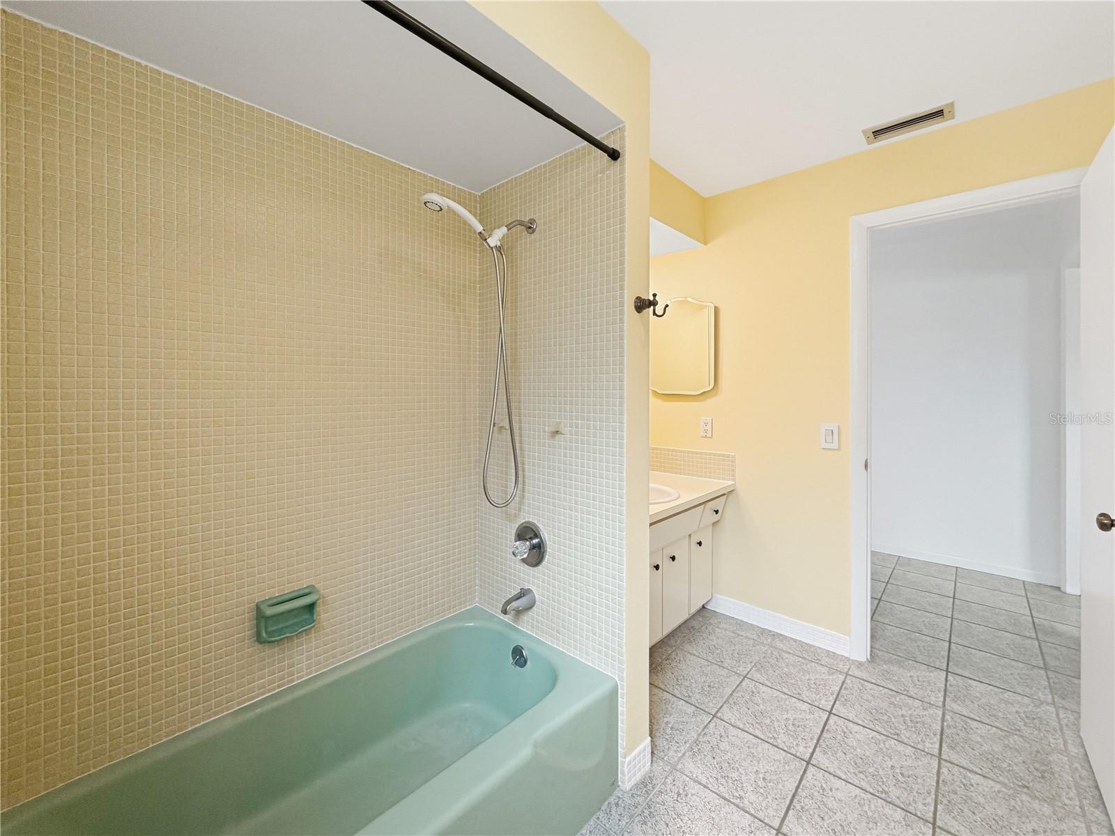 14036 THACHER AVE — photo 24