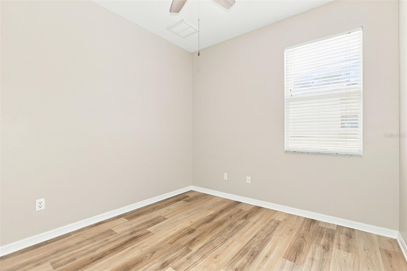 1028 APPIAN PL — photo 33