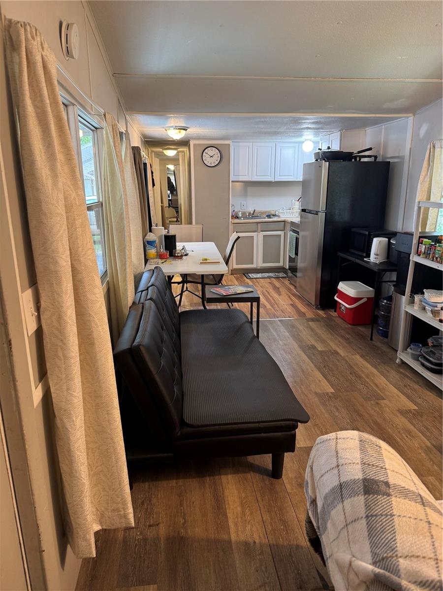 902 MONTANA AVE — photo 15