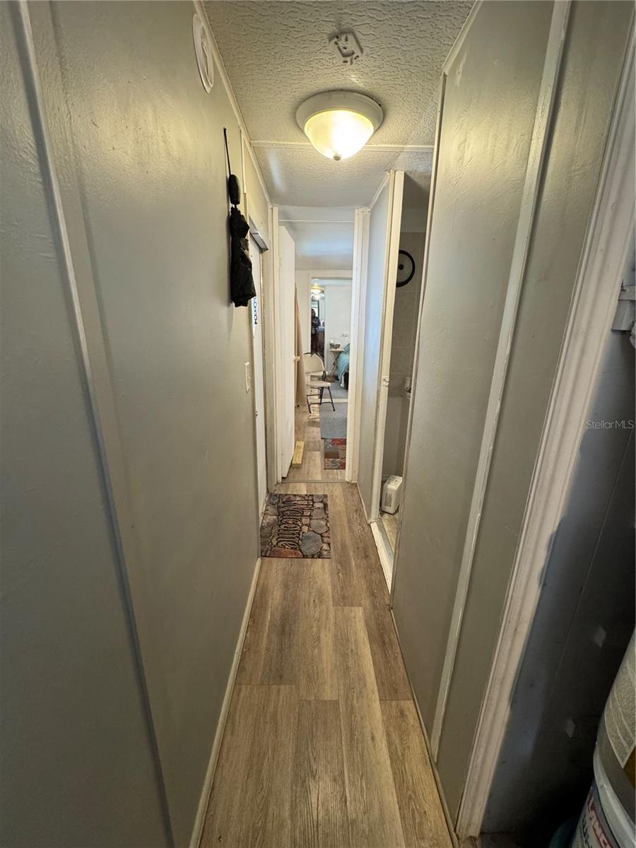 902 MONTANA AVE — photo 24