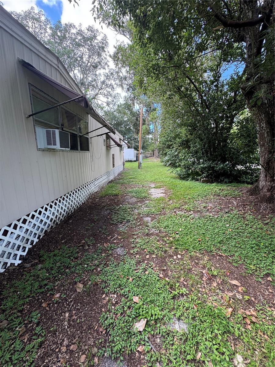 902 MONTANA AVE — photo 4