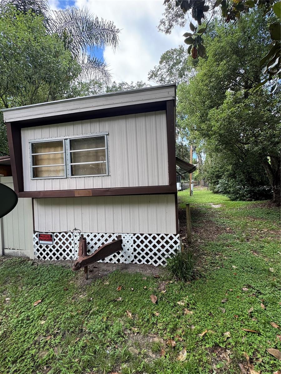 902 MONTANA AVE — photo 2
