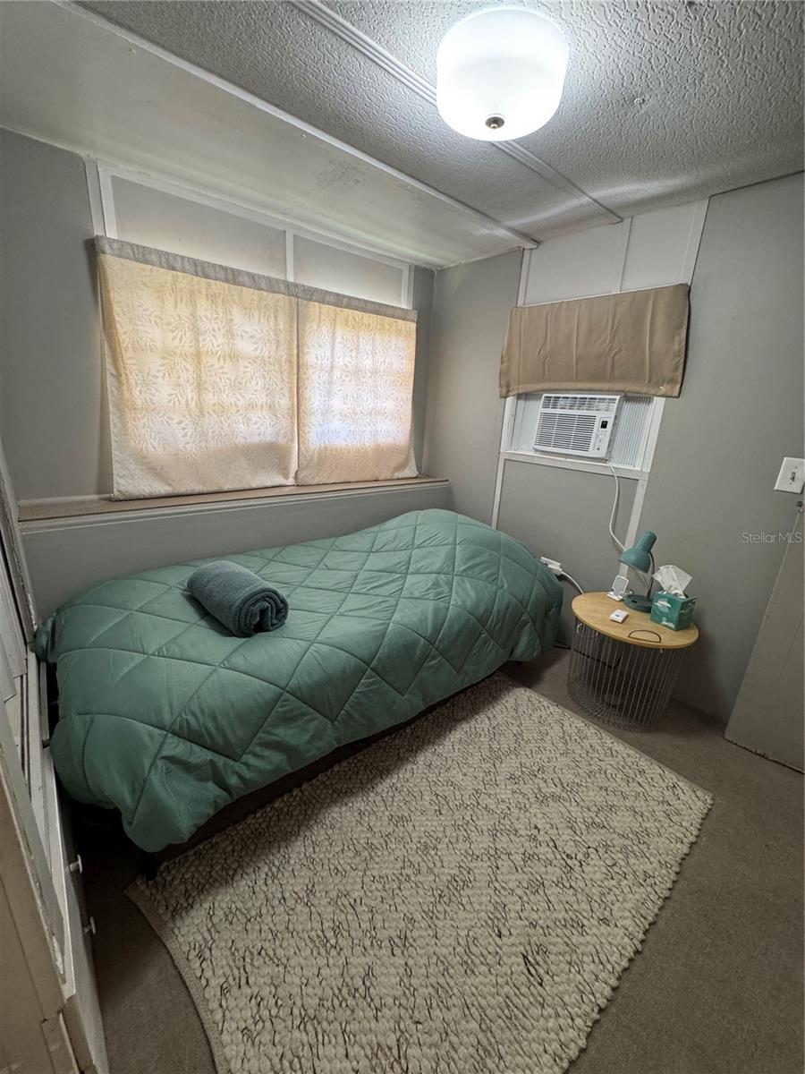902 MONTANA AVE — photo 22