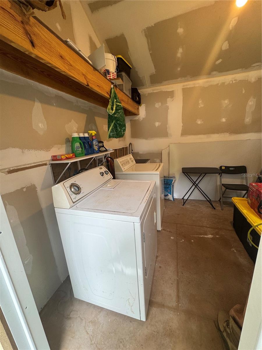 902 MONTANA AVE — photo 11