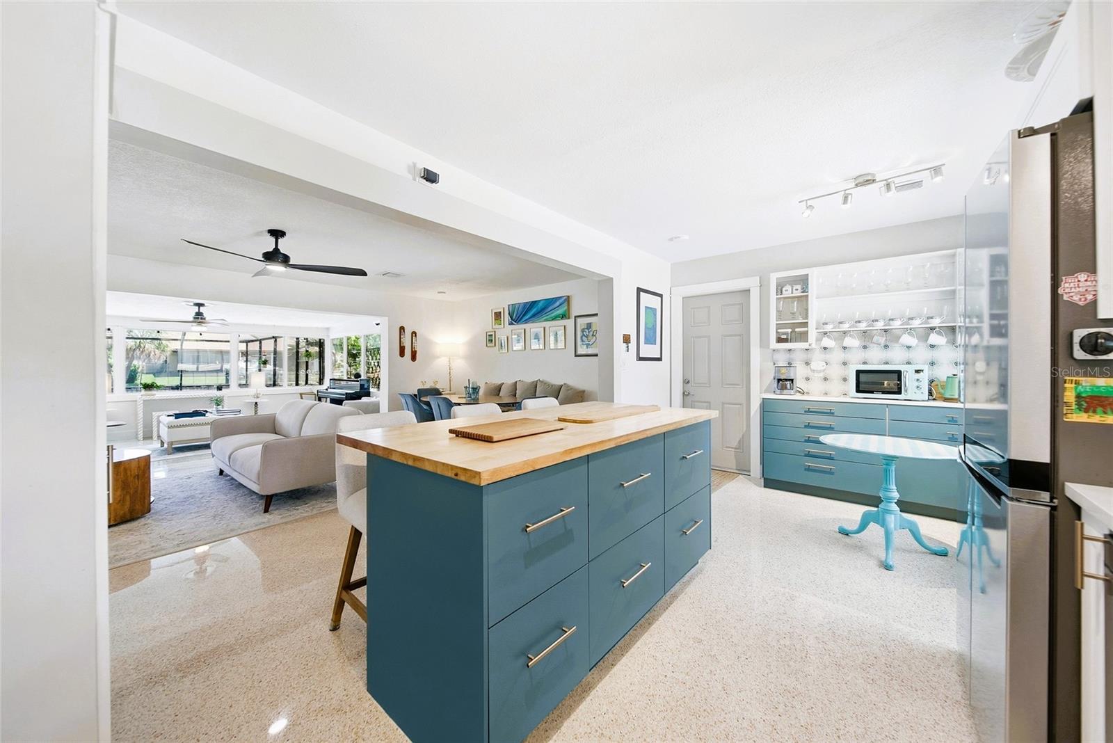 3800 BEACH DR SE — photo 14