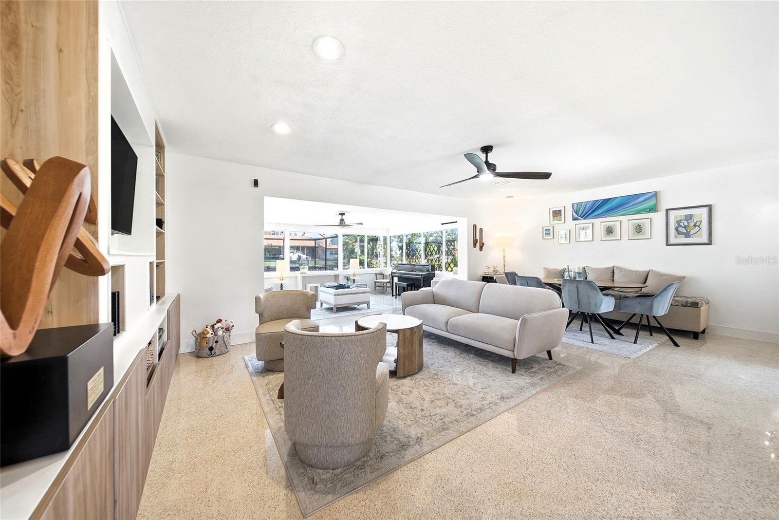 3800 BEACH DR SE — photo 3