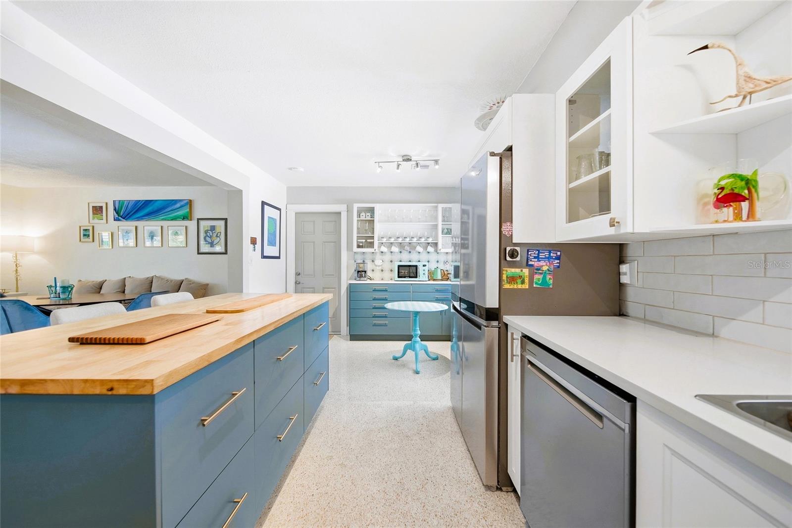3800 BEACH DR SE — photo 12