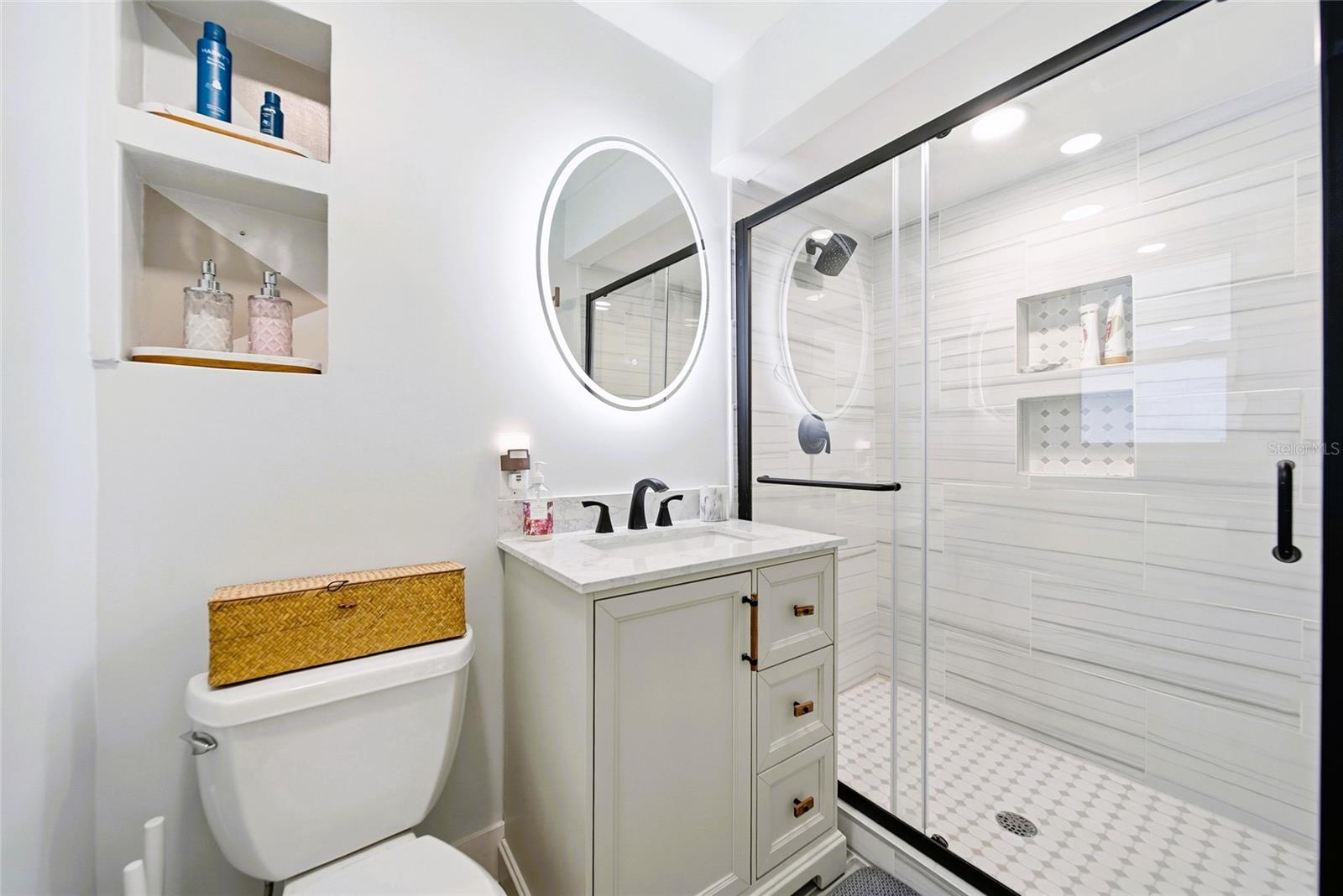 3800 BEACH DR SE — photo 25