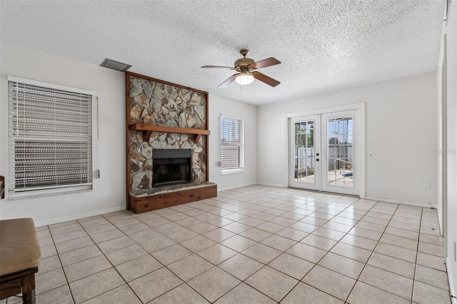2620 GIANT PL — photo 59