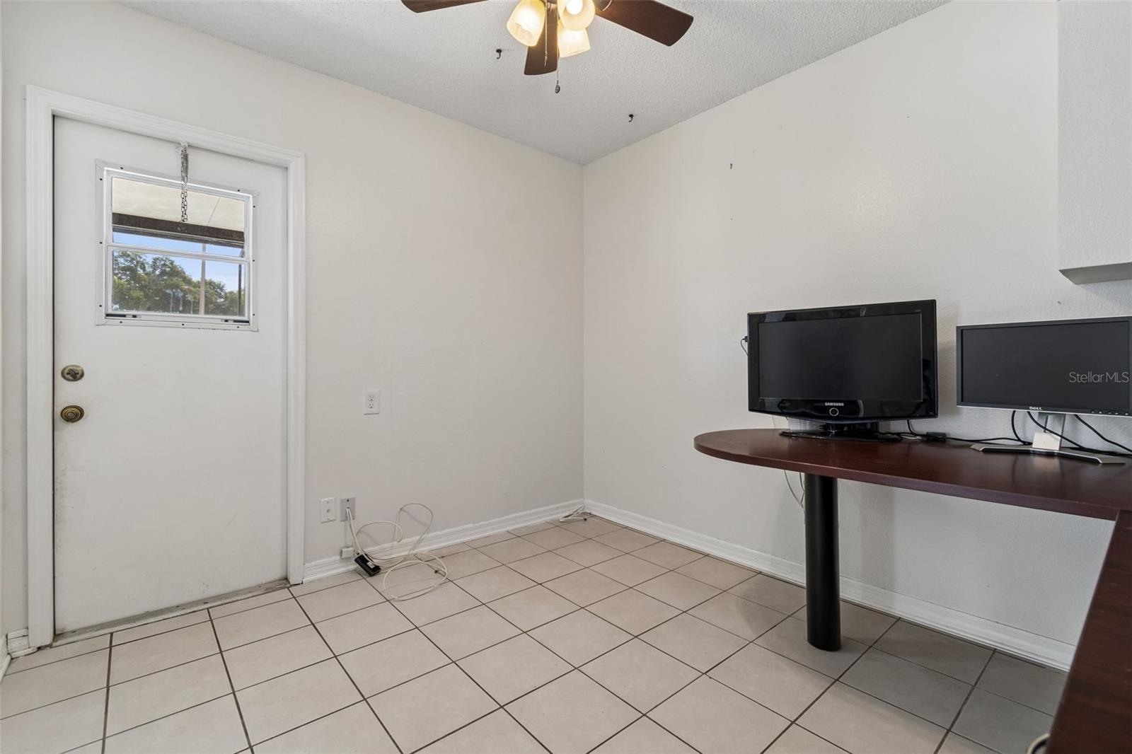2620 GIANT PL — photo 58