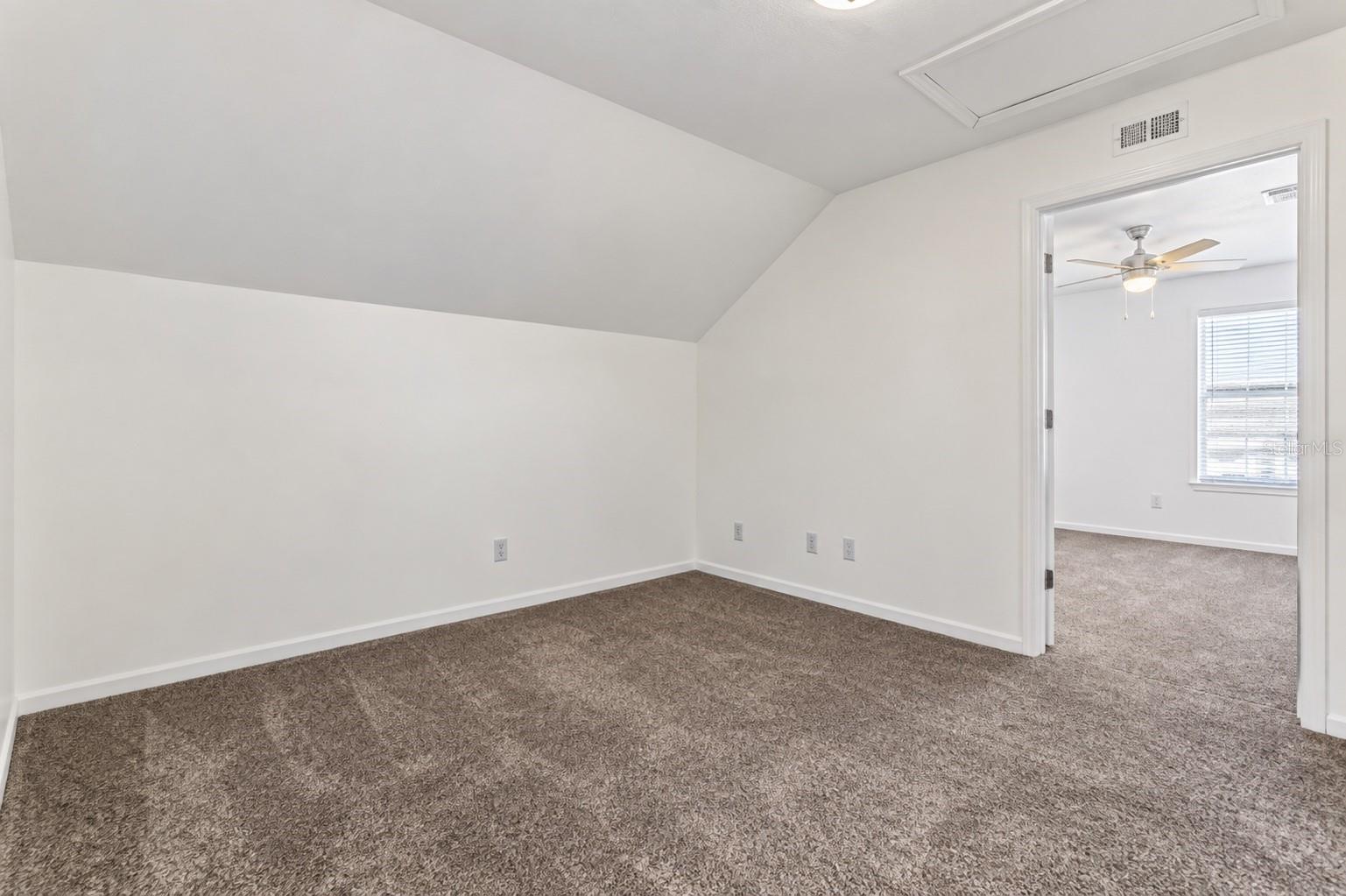 16013 STAGS LEAP DR — photo 25
