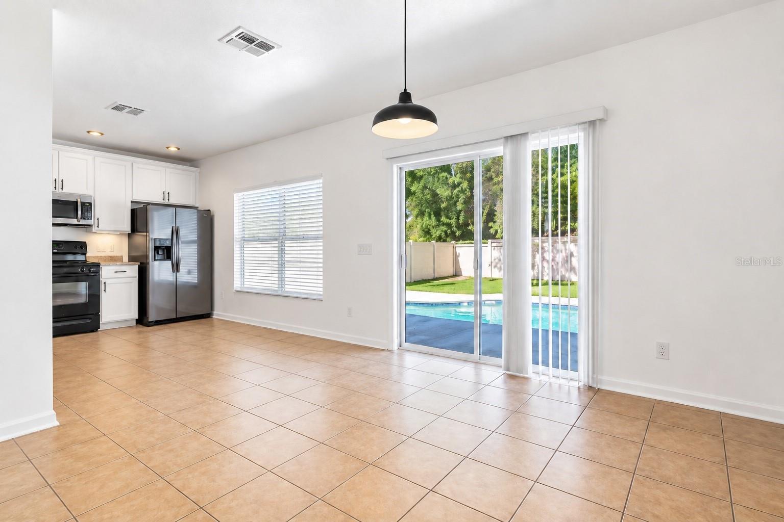 16013 STAGS LEAP DR — photo 8