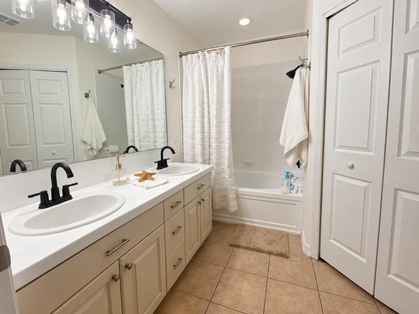 16013 STAGS LEAP DR — photo 22