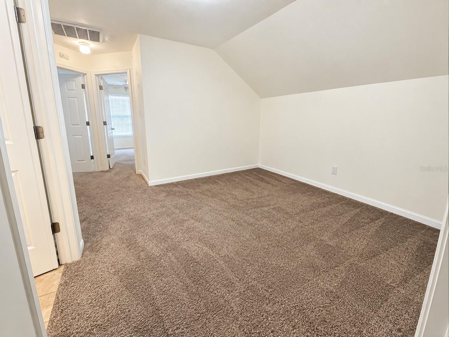 16013 STAGS LEAP DR — photo 26
