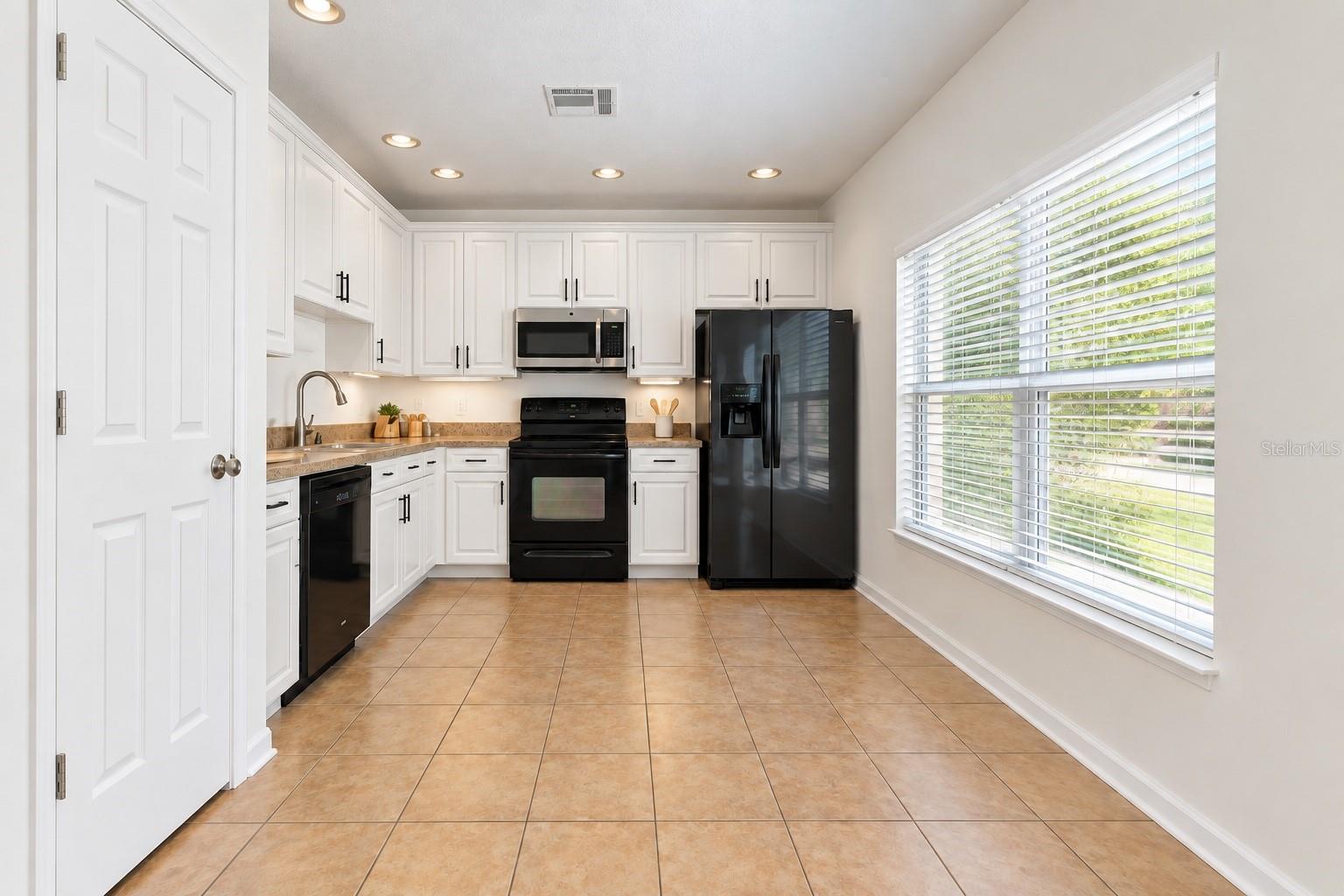 16013 STAGS LEAP DR — photo 9