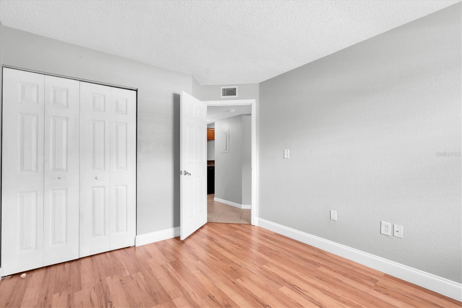 10103 SAILWINDS BLVD N #105 — photo 23