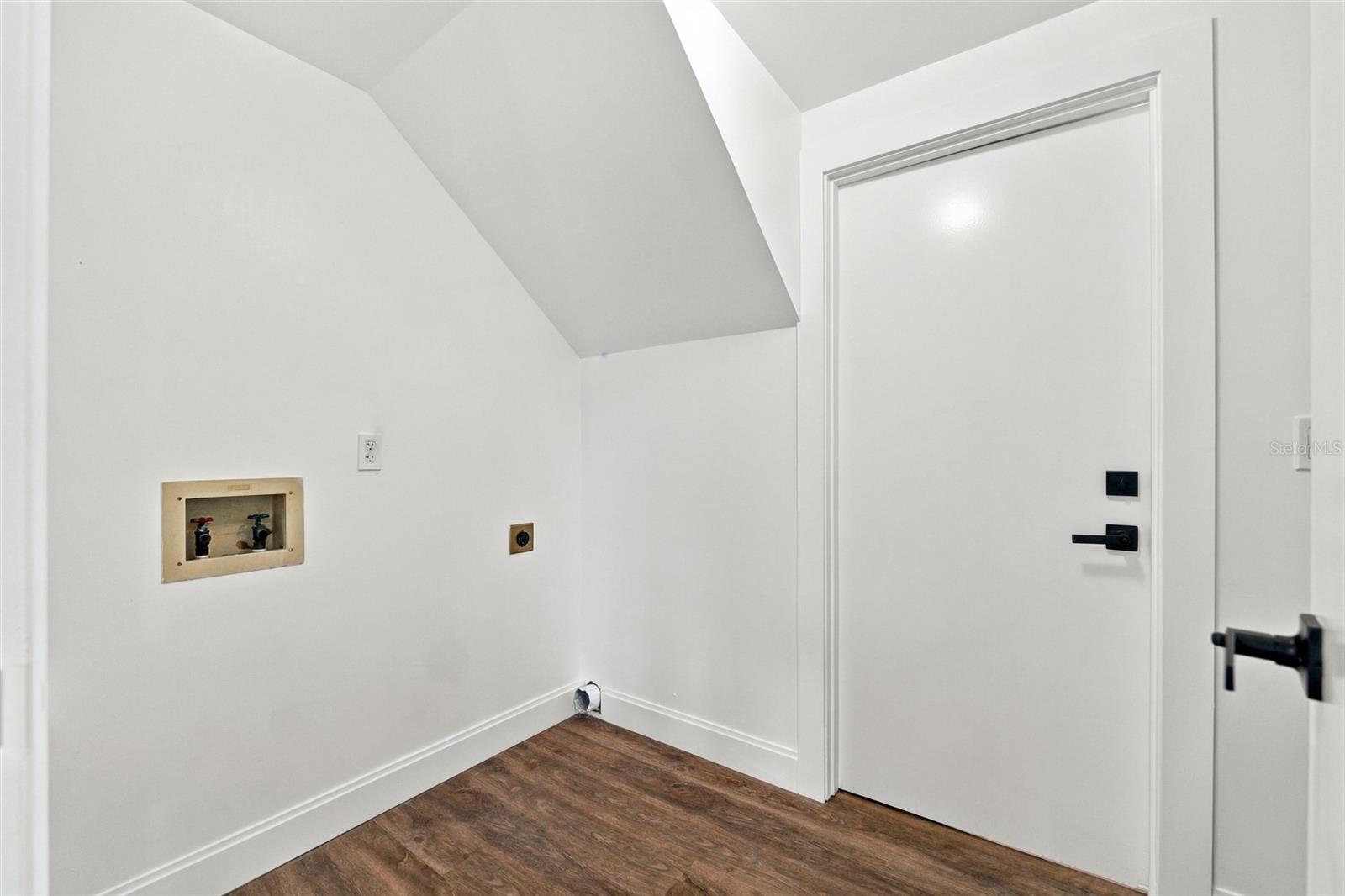 6107 OAK FERN CT — photo 13