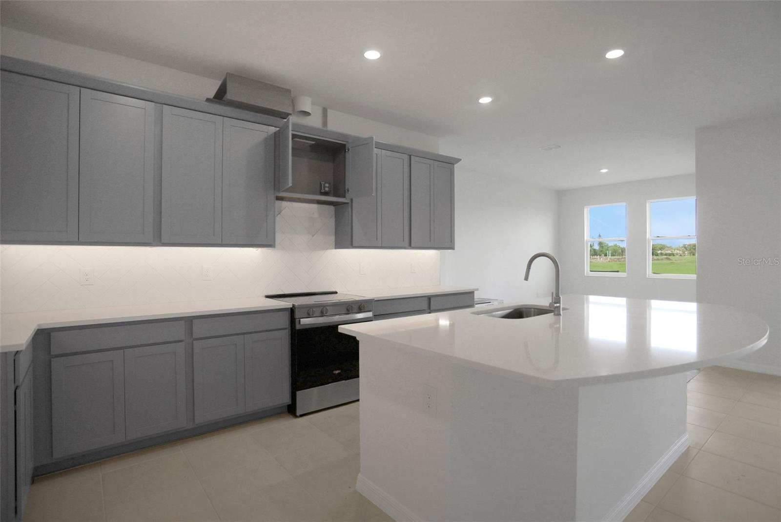 7405 SEA MANATEE ST — photo 33