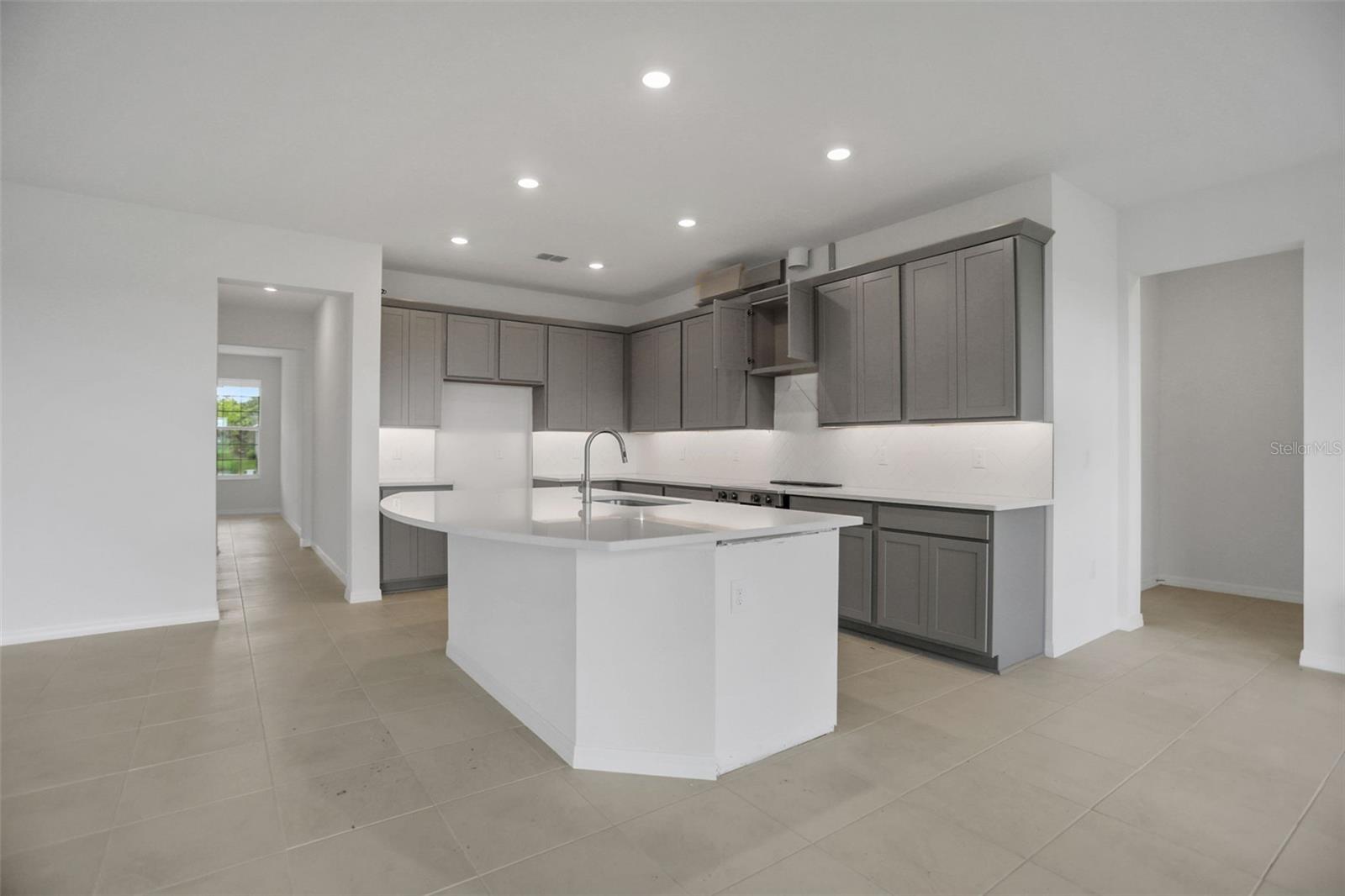 7405 SEA MANATEE ST — photo 40