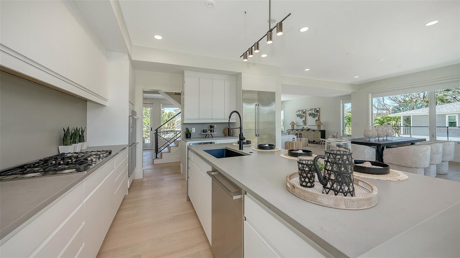 8800 MIDNIGHT PASS RD — photo 31