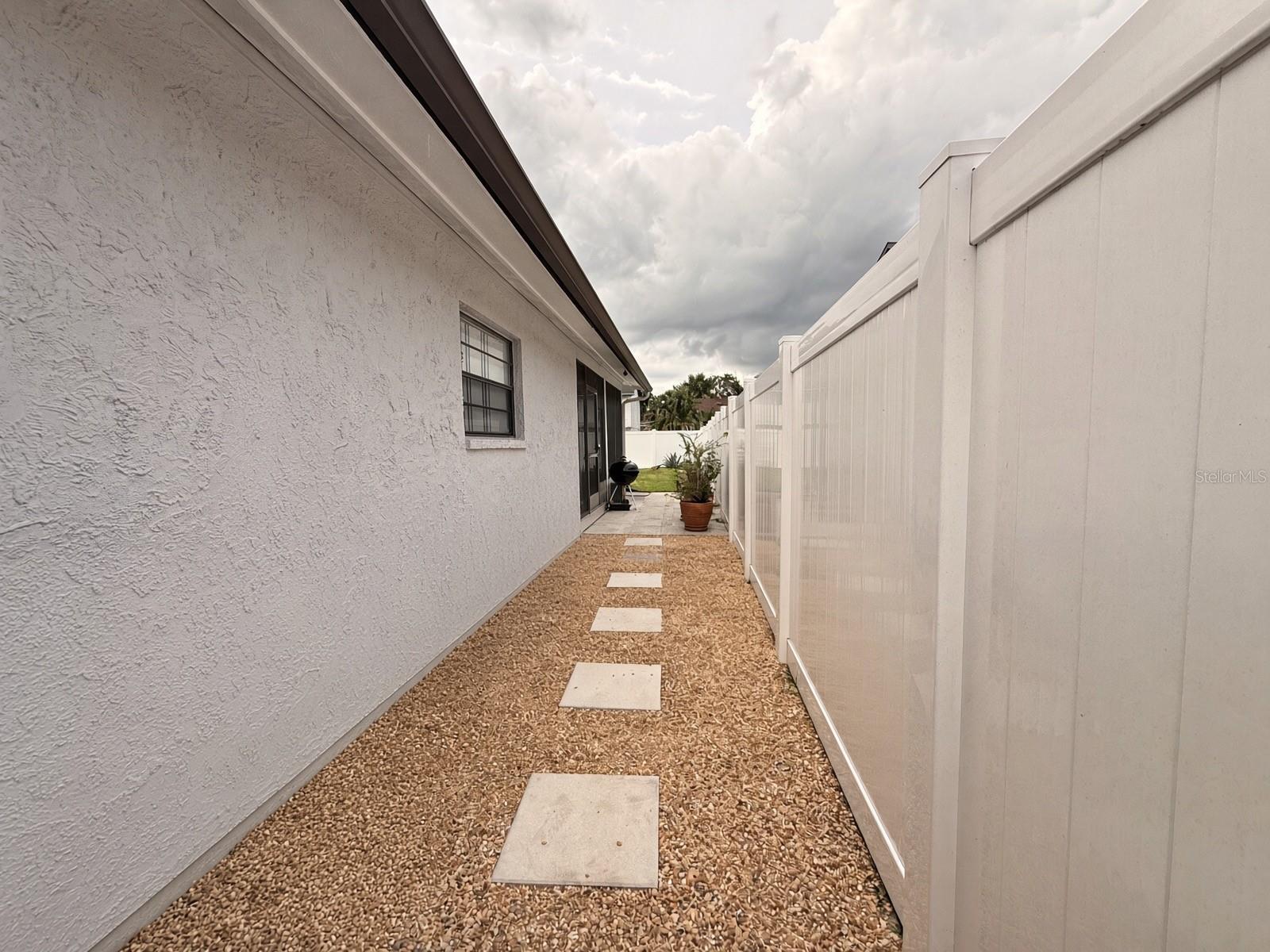 4717 DEERWALK AVE — photo 28