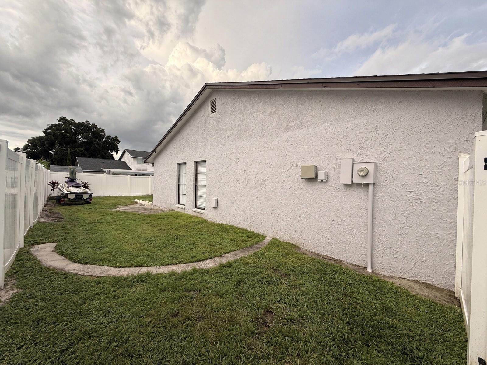 4717 DEERWALK AVE — photo 32