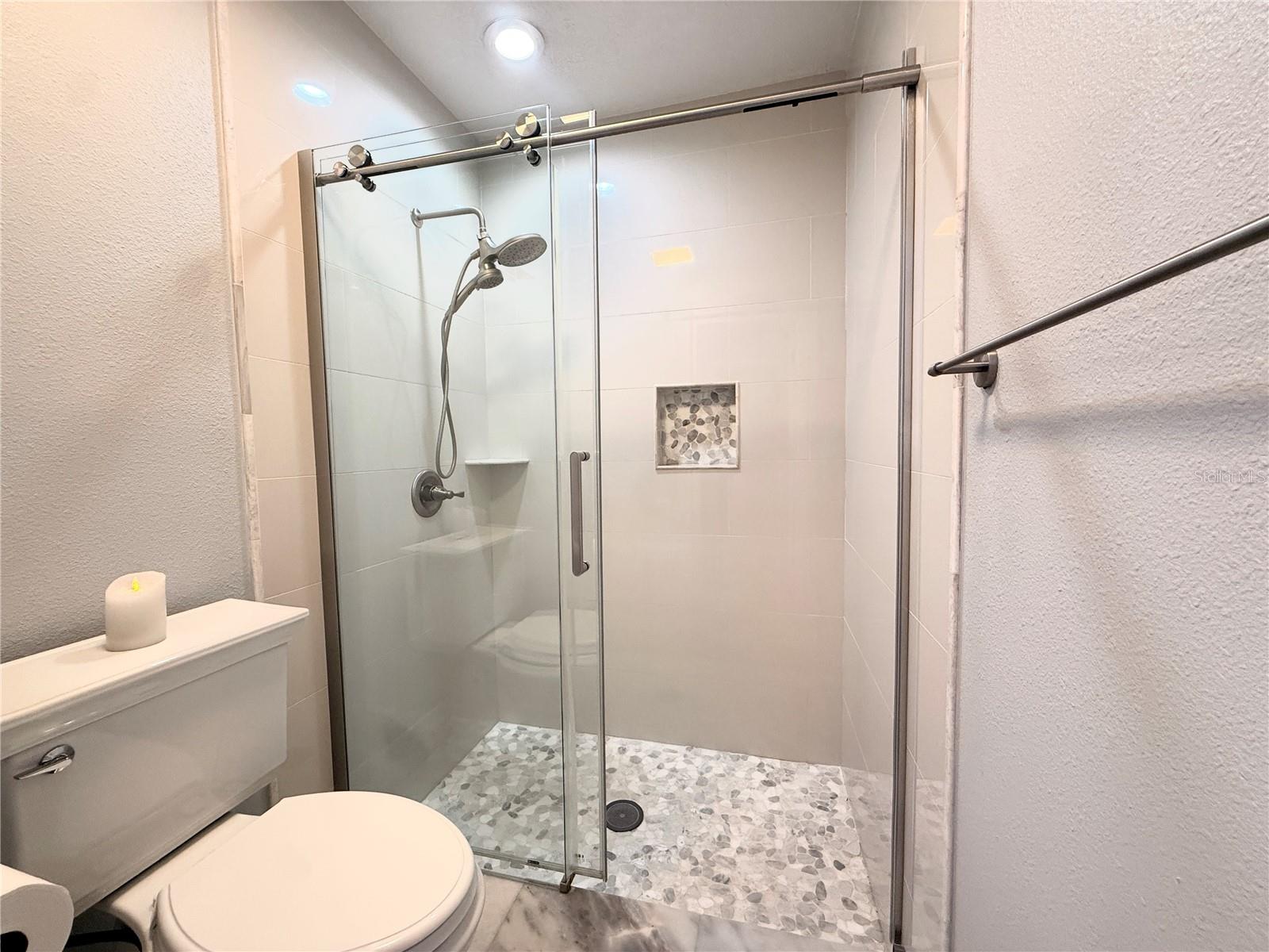 4717 DEERWALK AVE — photo 18
