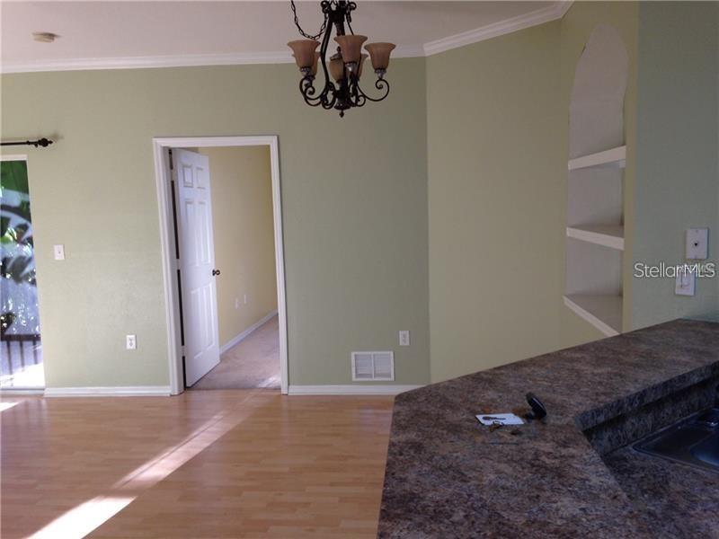 10121 COURTNEY PALMS BLVD #103 — photo 10