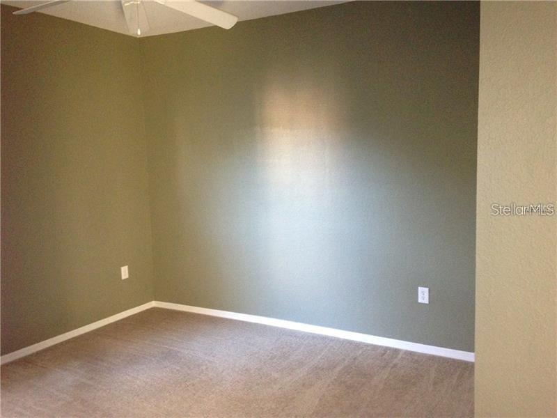 10121 COURTNEY PALMS BLVD #103 — photo 8