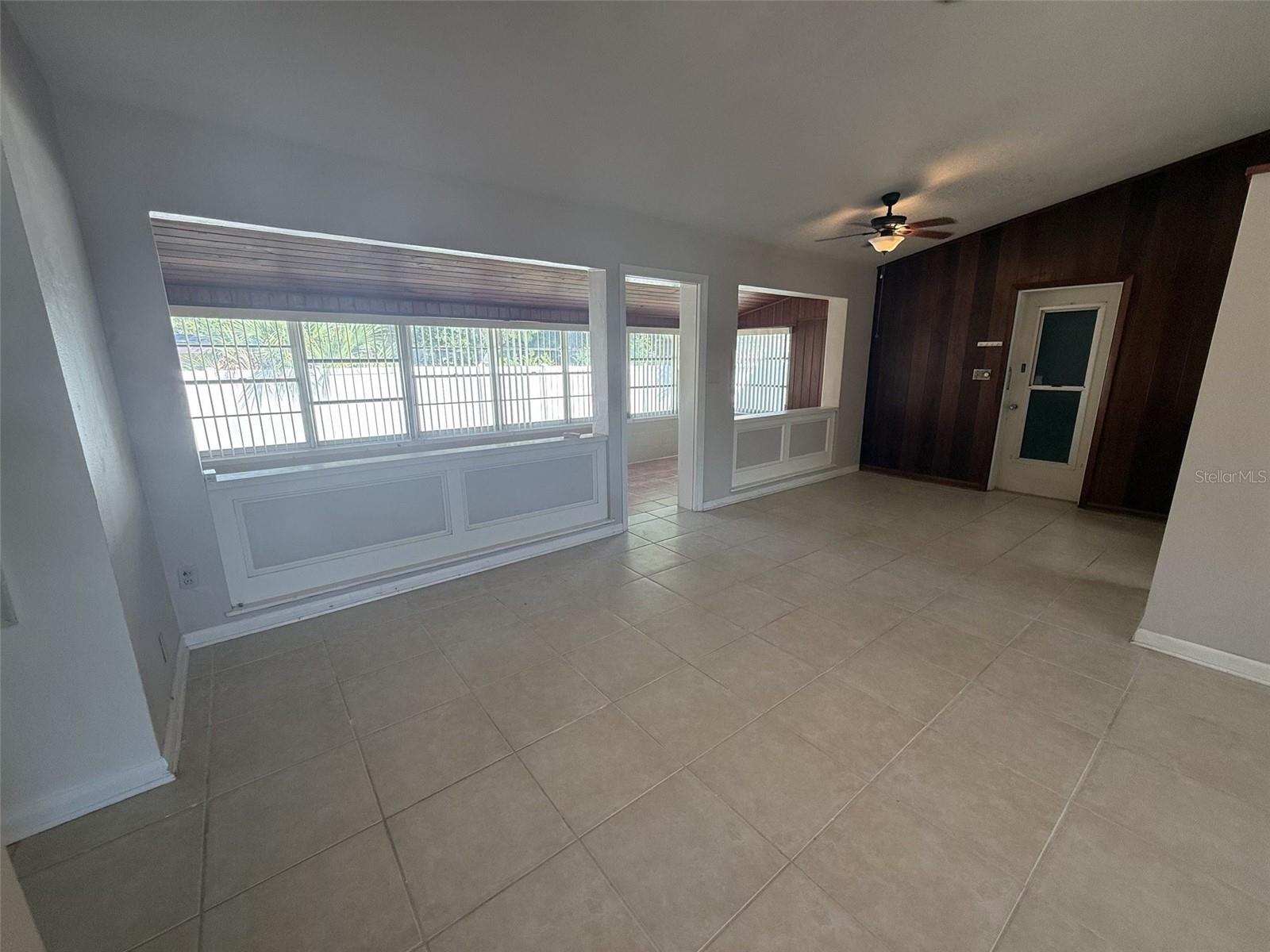 331 SHIRLEY AVE — photo 3