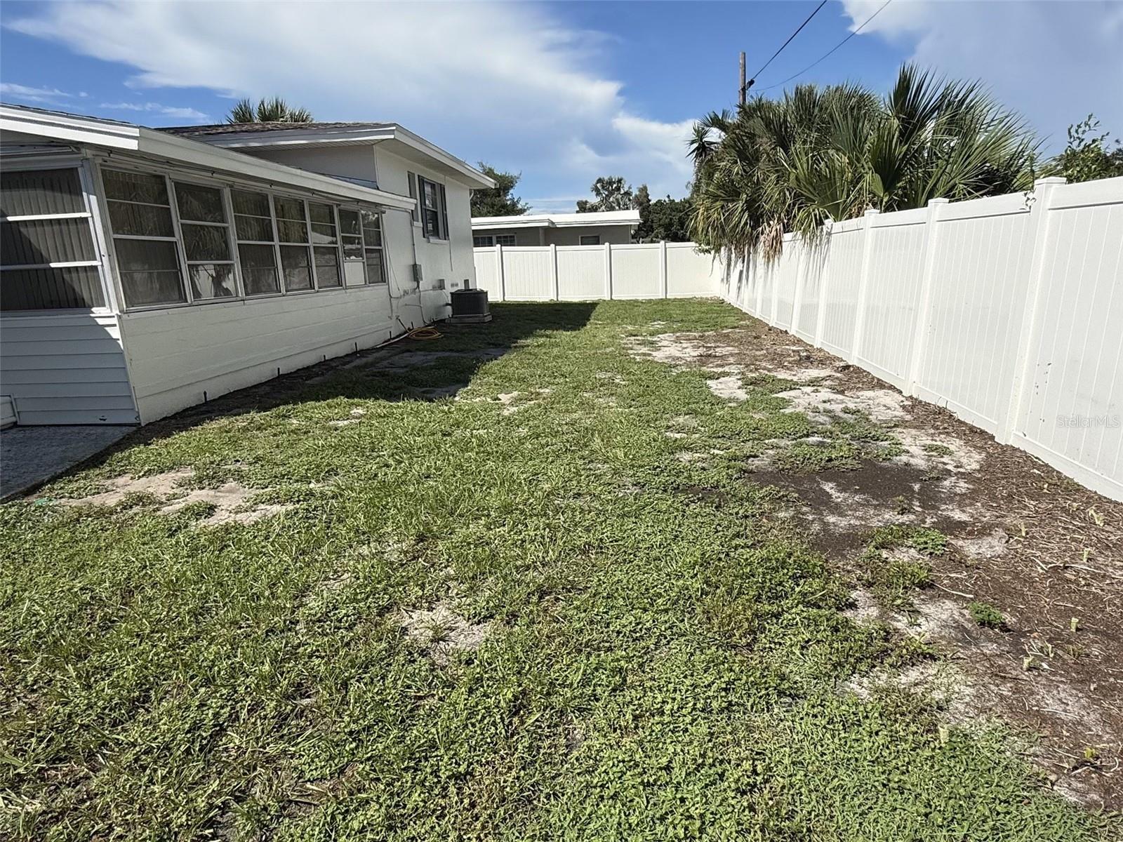 331 SHIRLEY AVE — photo 12