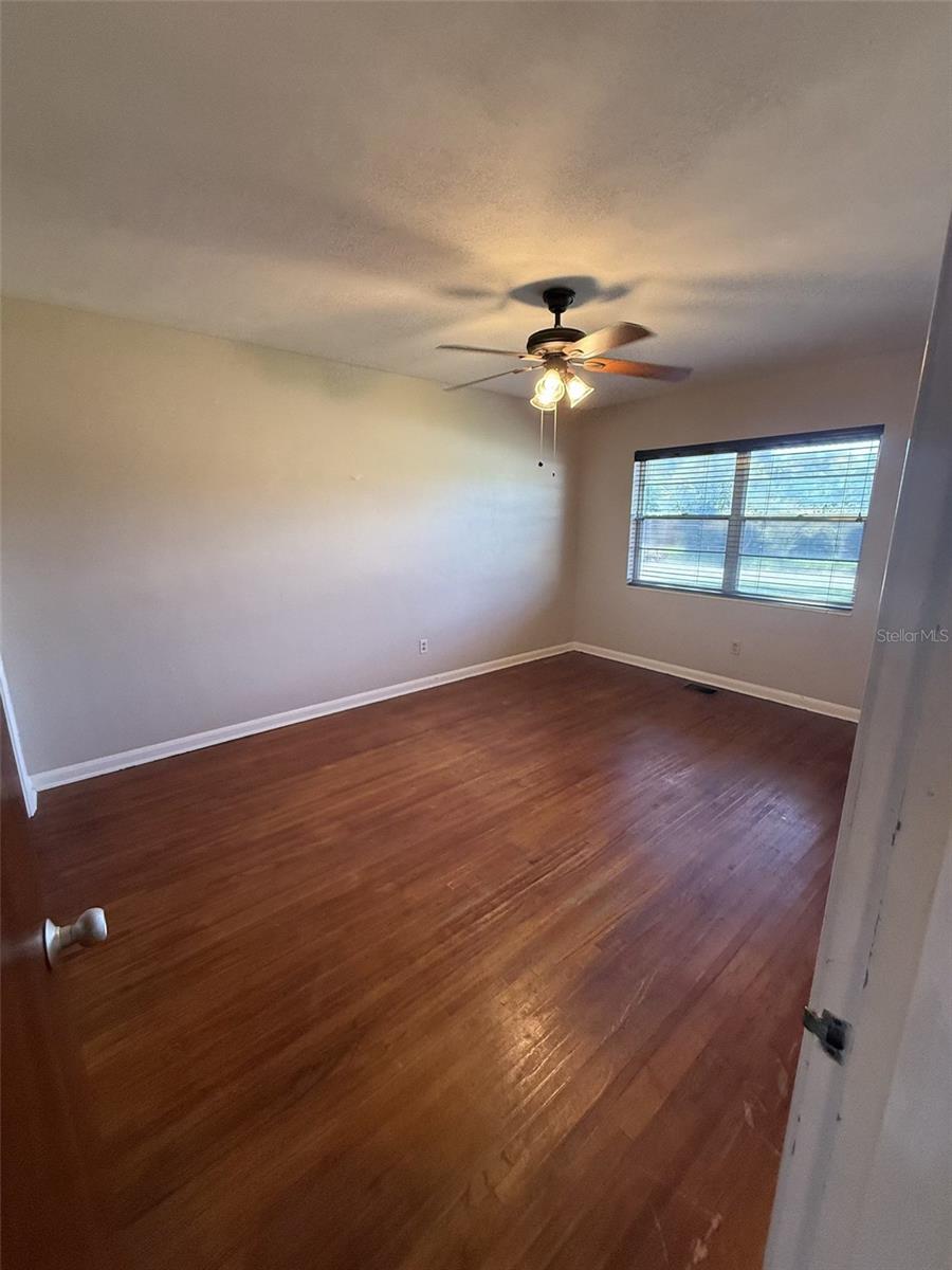 331 SHIRLEY AVE — photo 9