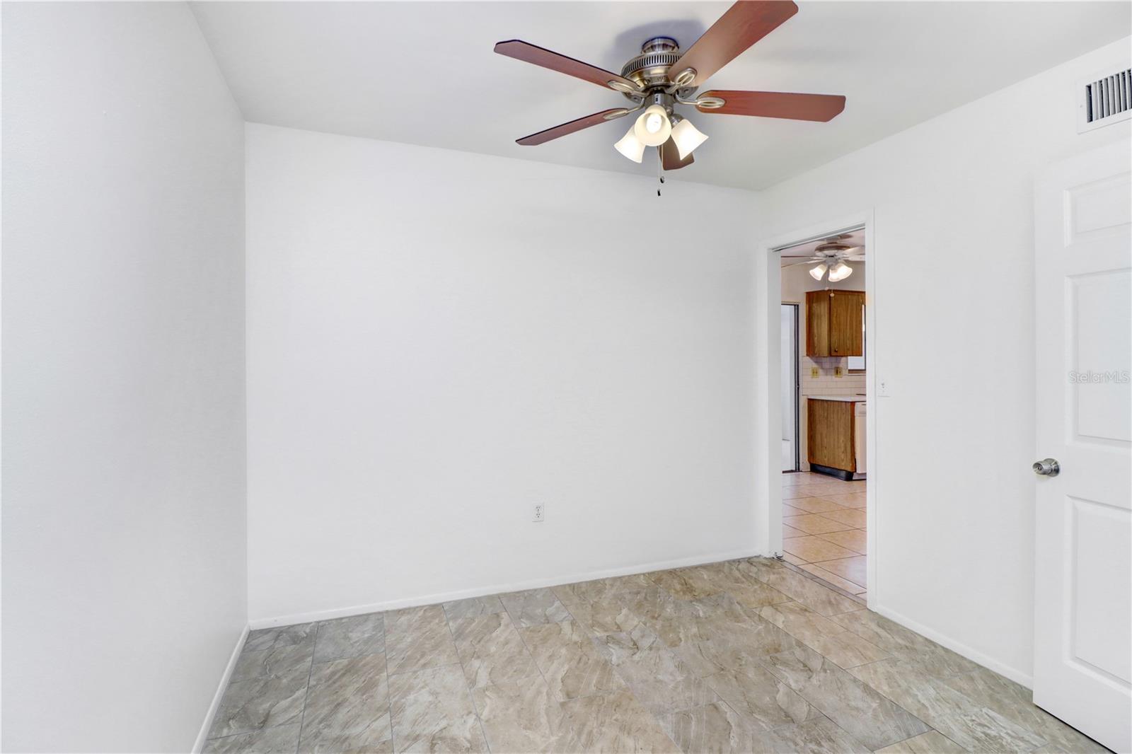 1309 WARWICK CT — photo 7