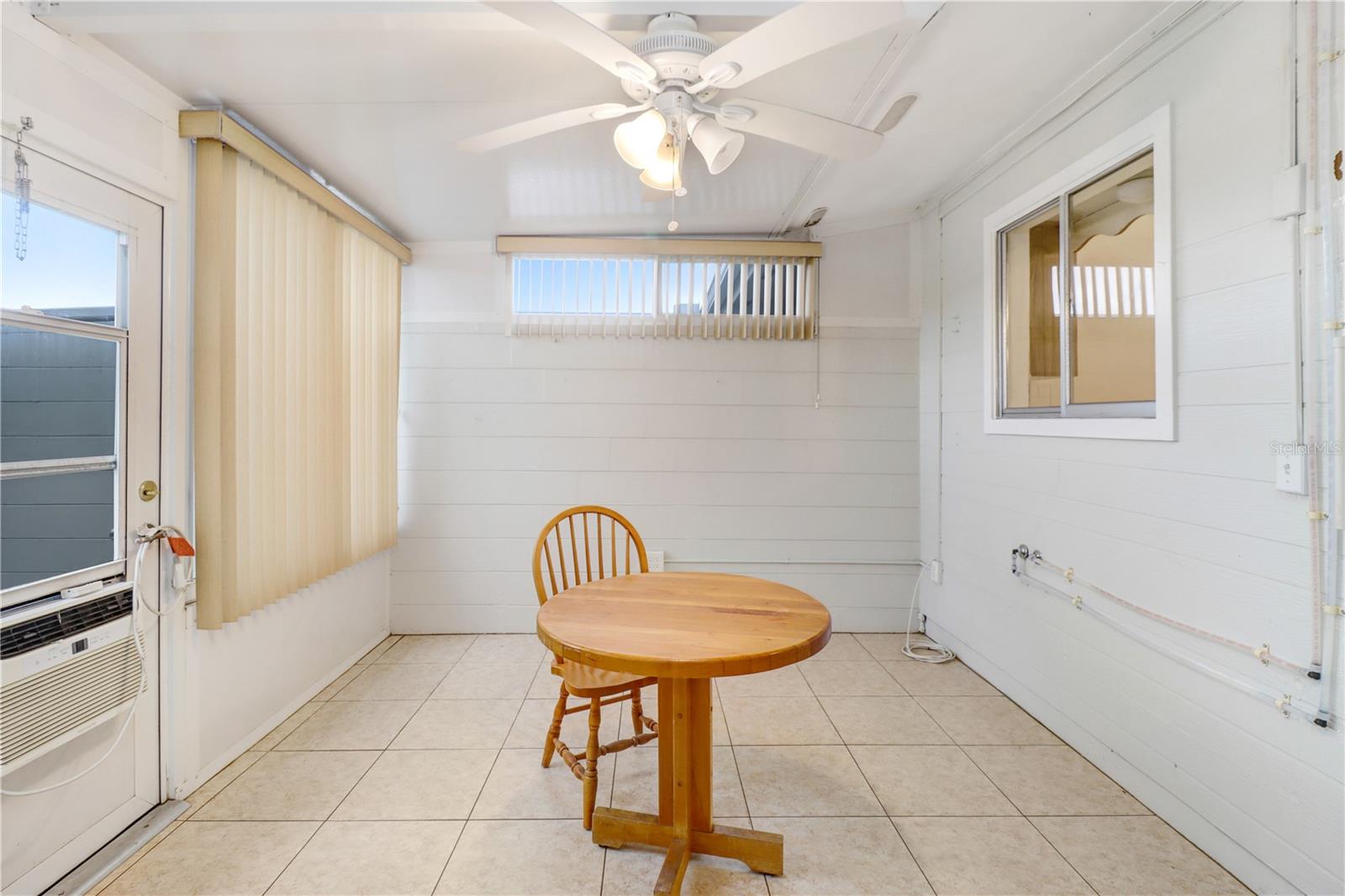 1309 WARWICK CT — photo 15