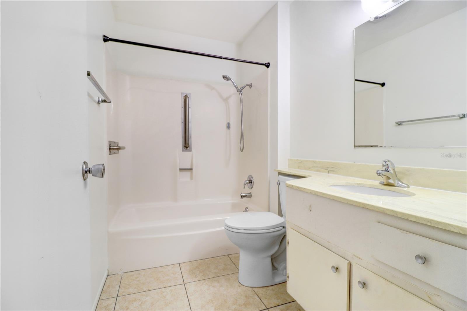1309 WARWICK CT — photo 12