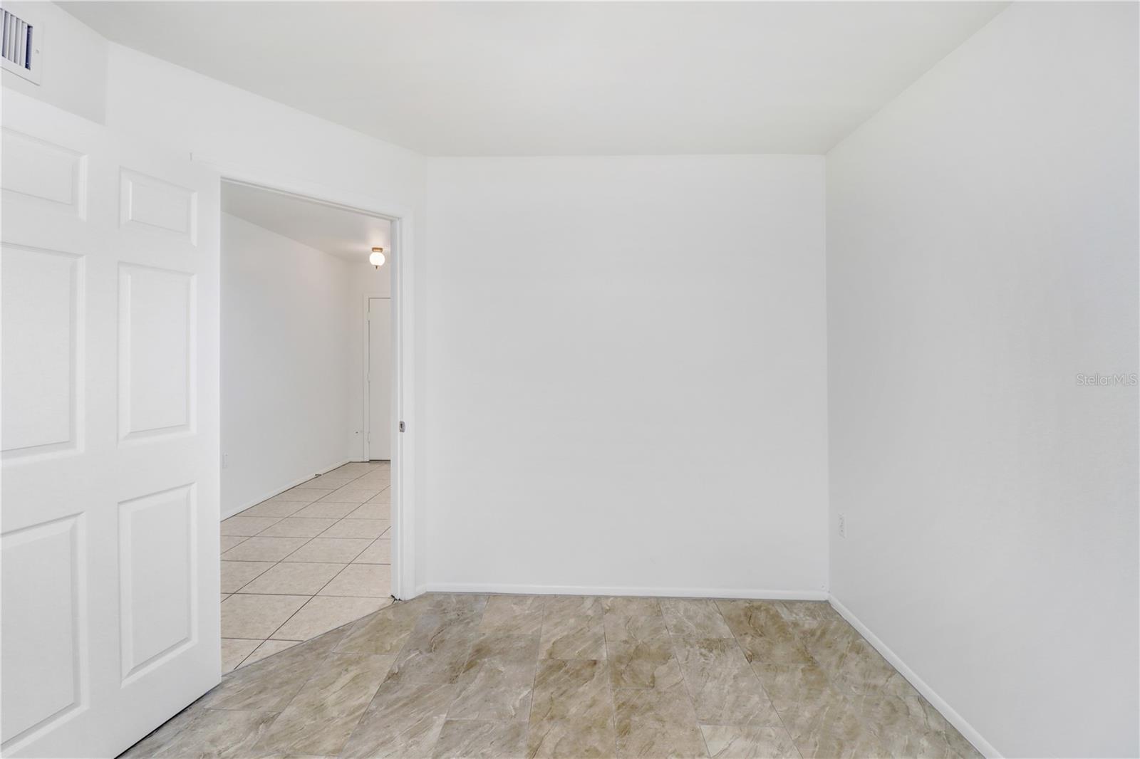 1309 WARWICK CT — photo 6