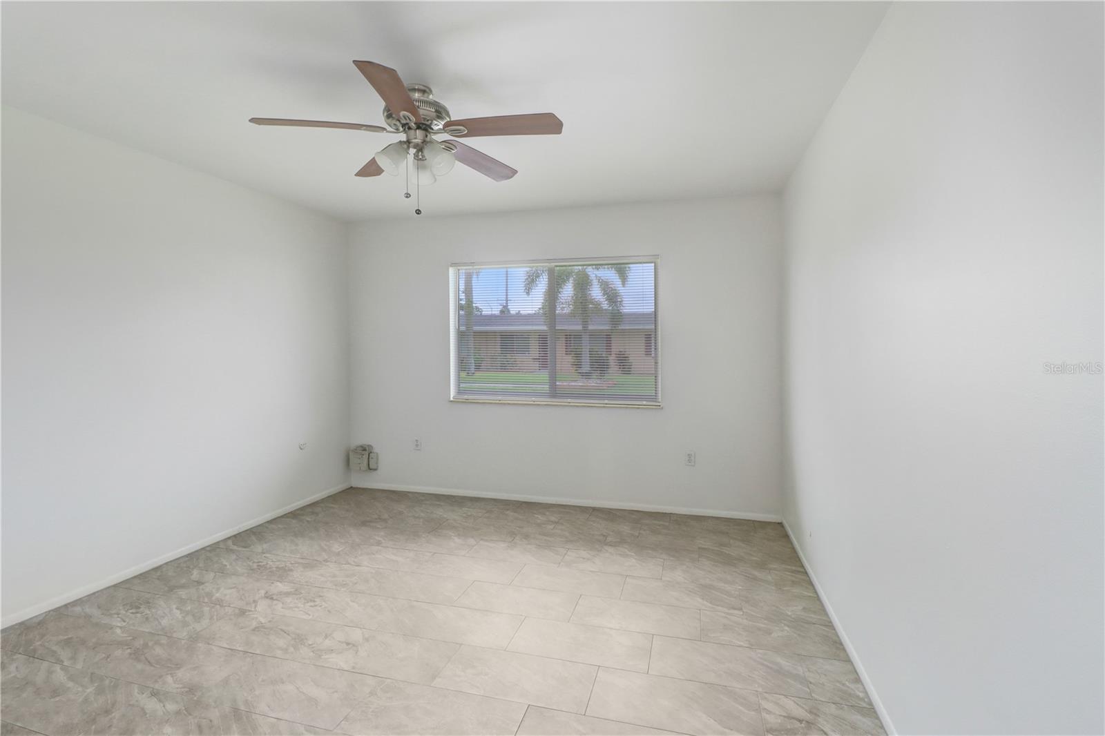 1309 WARWICK CT — photo 14