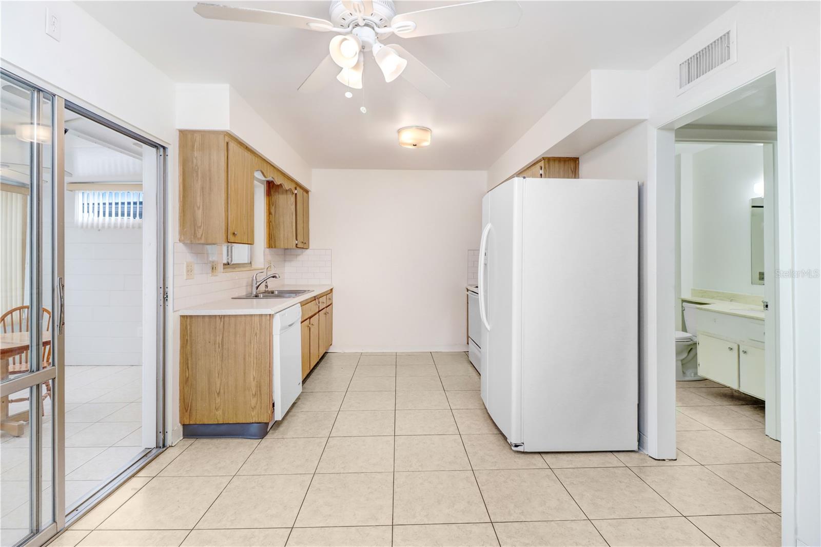 1309 WARWICK CT — photo 10