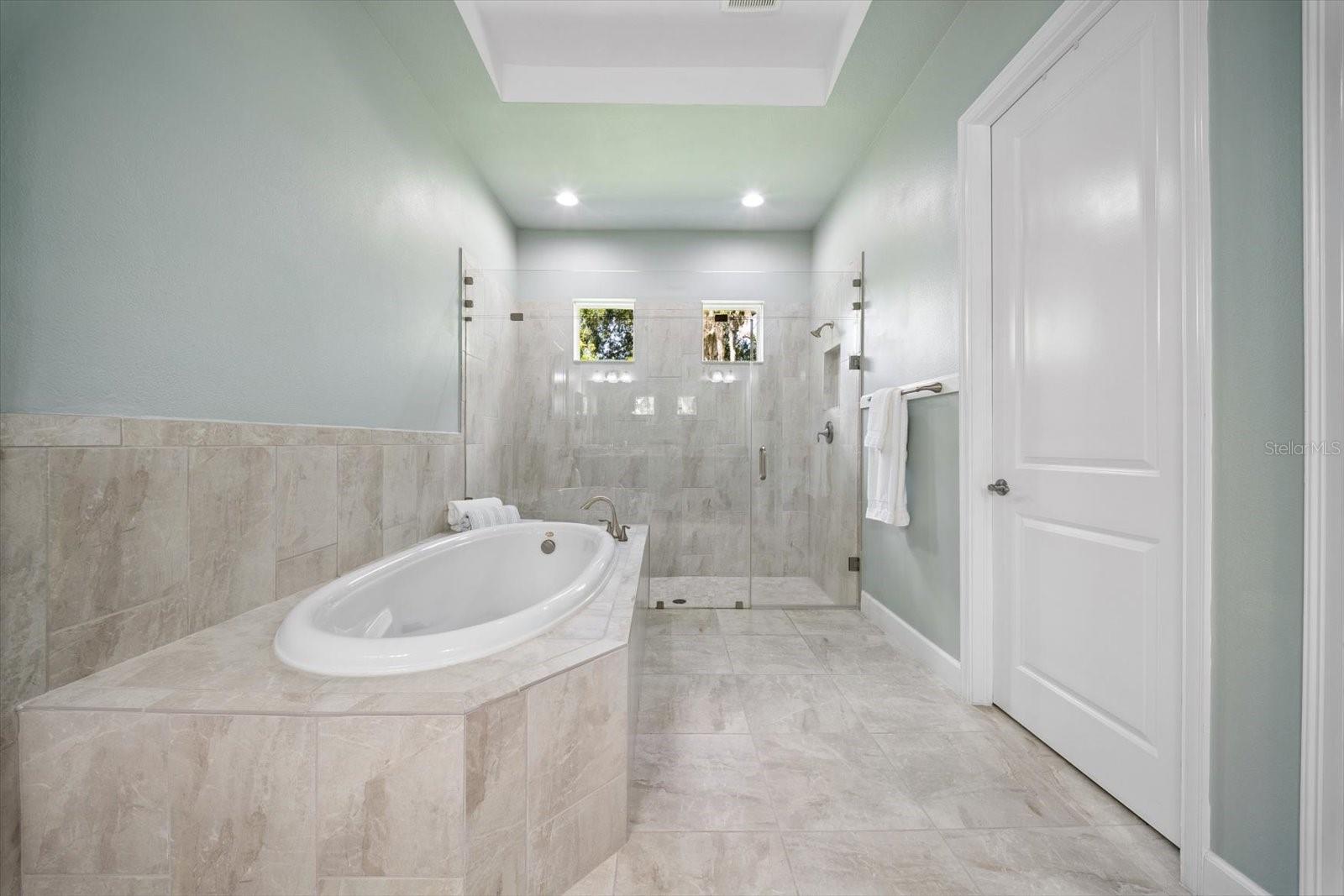 2304 STARWOOD CT — photo 30