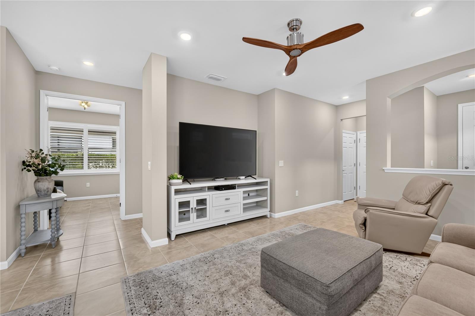 2588 DAISY DR — photo 11