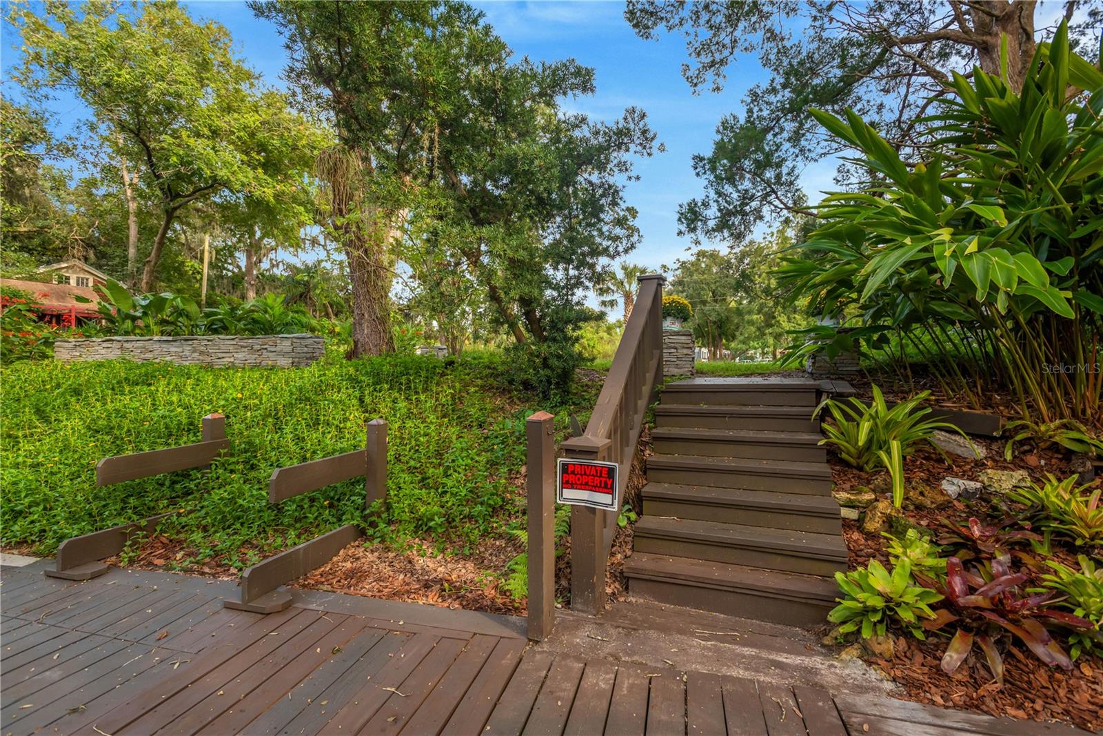 1214 E PARK CIR — photo 18