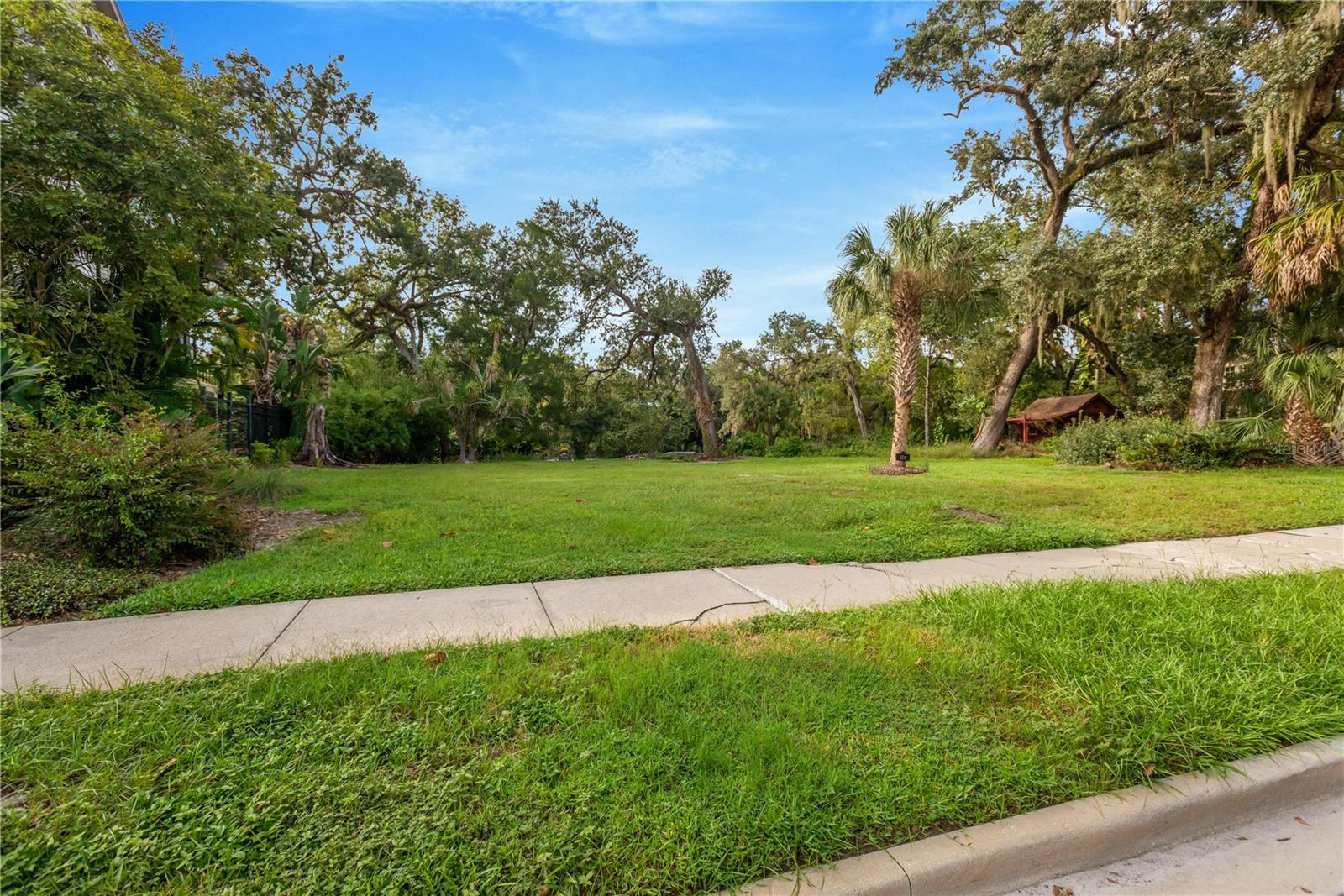 1214 E PARK CIR — photo 5