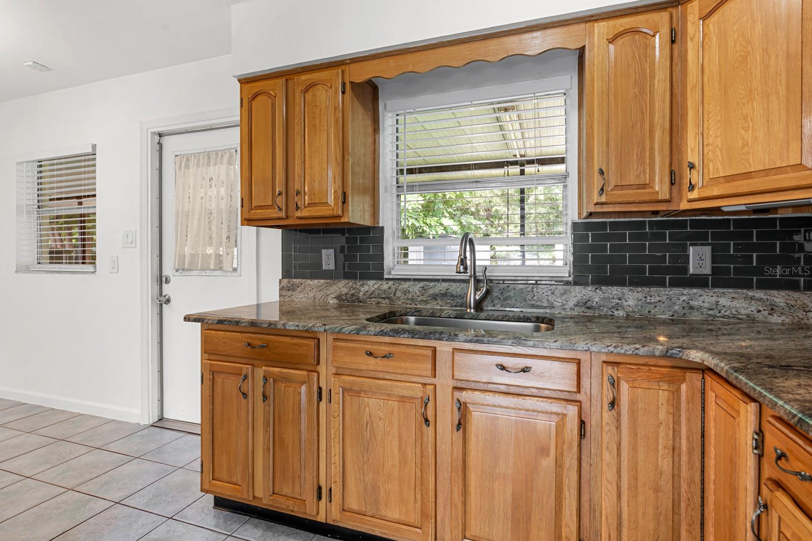 1713 W ATKINSON ST — photo 12